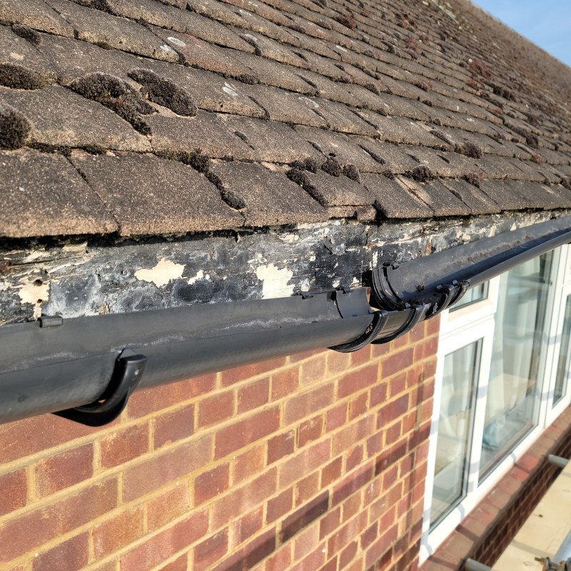 roofing contractor Munster Gutterrepairchelmsfordbefore4